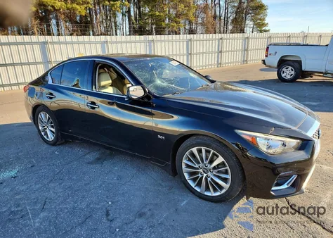 2018 Infiniti Q50 Luxe z USA, uszkodzony, nr VIN JN1EV7AP4JM354189